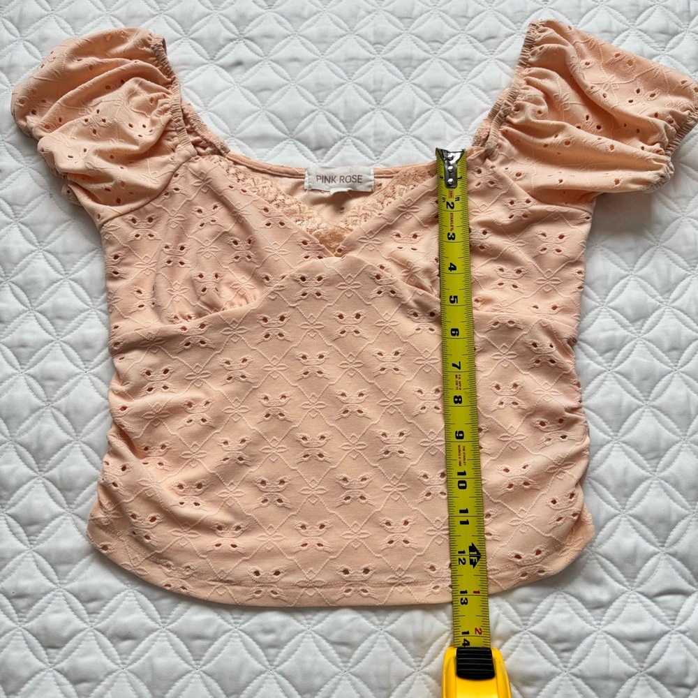 Pink Rose Peach Eyelet Puff Sleeve V-Neck Lace Trim Crop Top Size M - Picture 8 of 10